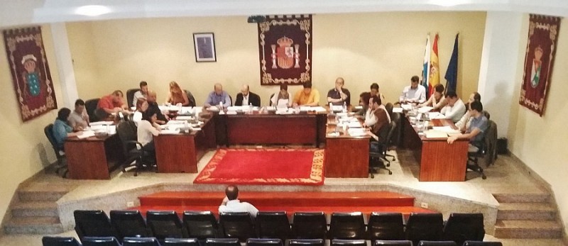 El Pleno de Mog�n aprueba modificar la ordenanza de ocupaci�n del dominio p�blico