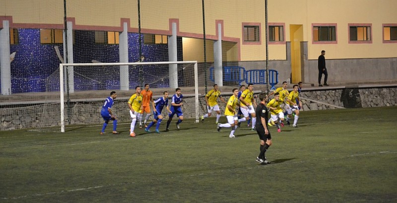 La U.D. San Fernando se impone al Real Sporting San Jos� por 1-0