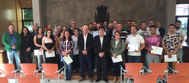 Cabildo y Ayuntamiento de Ag�imes posibilitan la contrataci�n de 48 desempleados