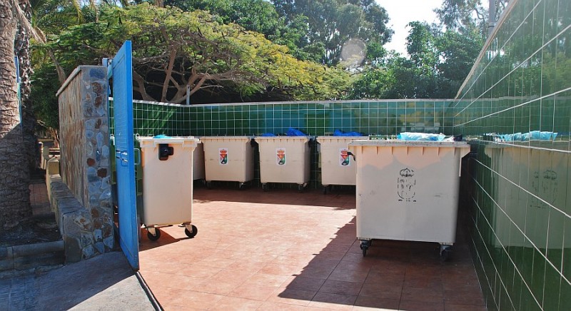 Mog�n mejora cuatro habit�culos de basuras