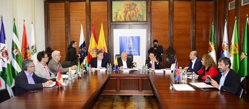 La Fecai insta al Gobierno a negociar un nuevo reparto del Bloque de Financiaci�n Canario