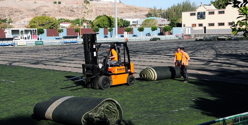 Nuevo c�sped para el campo n�mero 1 de la Ciudad Deportiva San Fernando 