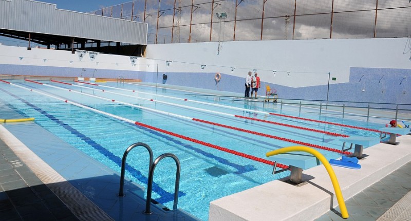 La piscina de El Tablero pueda estar a pleno rendimiento en marzo 