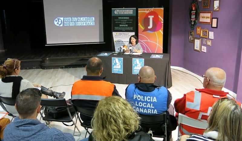 Santa Luc�a reparte 1.200 alcohol�metros en Carnaval 