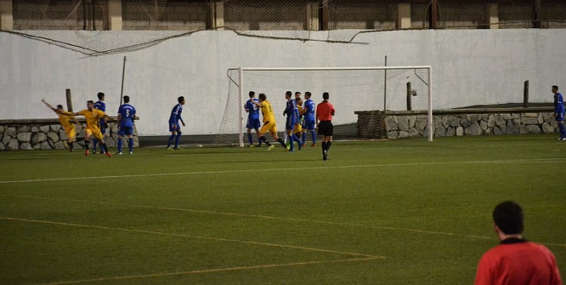 El Santa Br�gida doblega a la U.D. San Fernando 1-2 en el municipal de Castillo del Romeral 