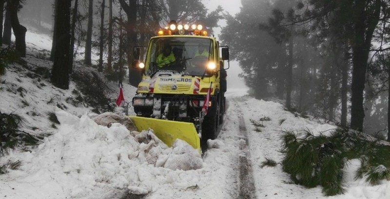 El Cabildo trabaja en restablecer la normalidad en las carreteras de la cumbre 