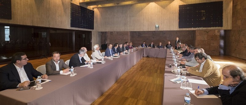 Clavijo mantiene un primer encuentro para exponer el borrador de la Ley del Suelo