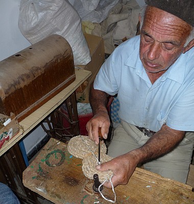 El �ltimo alpargatero de Gran Canaria cede sus conocimientos al Cabildo 