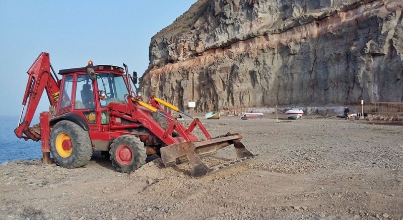 El Ayuntamiento recoge 20.000 kilos de residuos de La Caletilla de Puerto de Mog�n