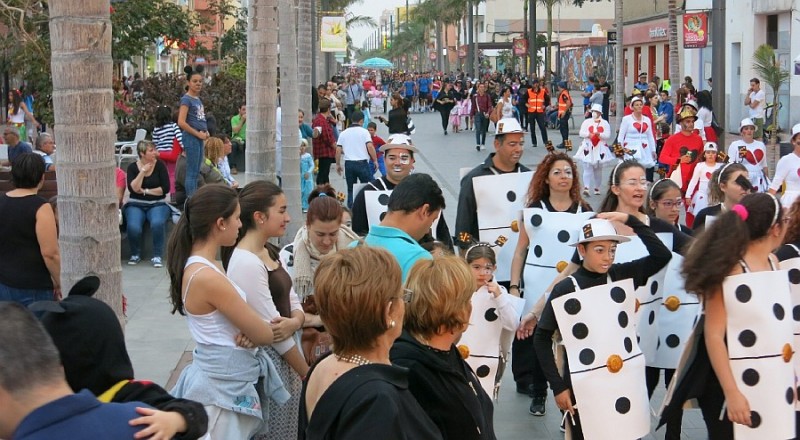 Vecindario despide este fin de semana el Carnaval de los A�os 80
