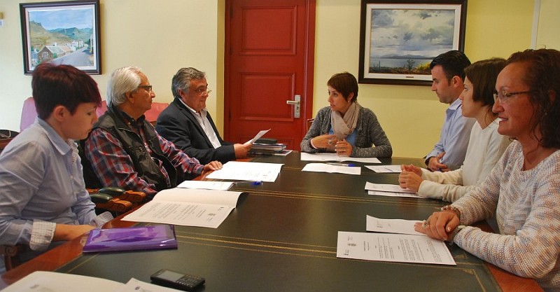 Mog�n firma un convenio de colaboraci�n para mejorar el fracaso escolar