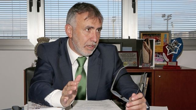 A contrataci�n el asfaltado de las v�as insulares por 18 millones 