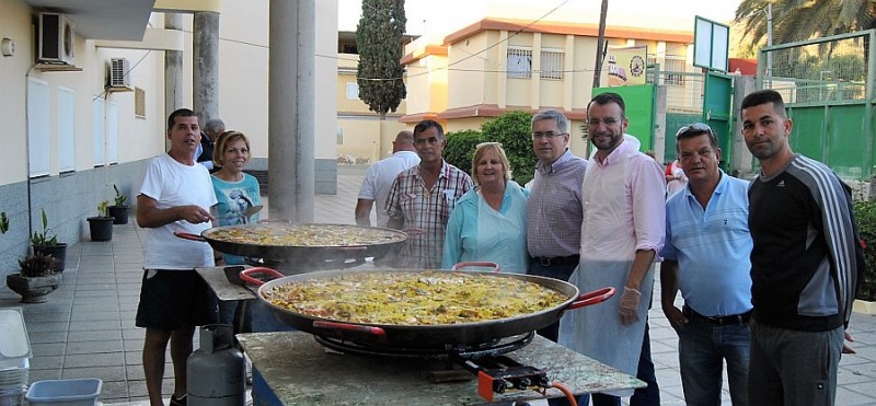 El agasajo a los mayores da paso a la gran parrillada fin de fiesta en El Pajar     