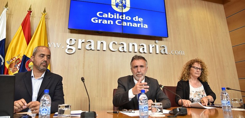 El Cabildo abre la carretera de La Aldea a peatones, bicis, motos y grandes guaguas 