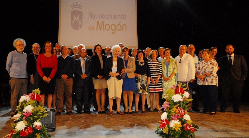 Mog�n rinde homenaje a la labor de sus profesores jubilados 