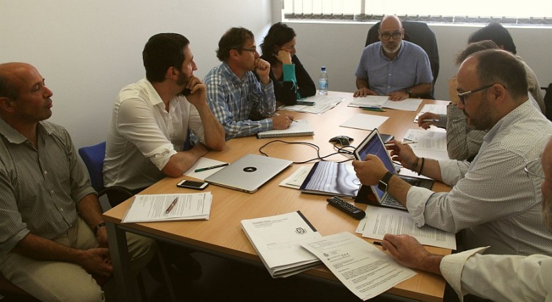 El Cabildo y la Fecai apuestan por la implantaci�n del �c�ntimo verde�