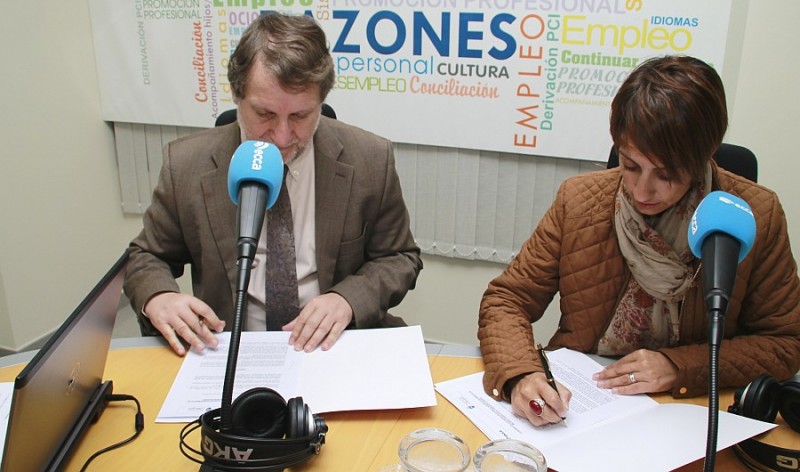 Mog�n firma un convenio con Radio Ecca para impulsar la formaci�n
