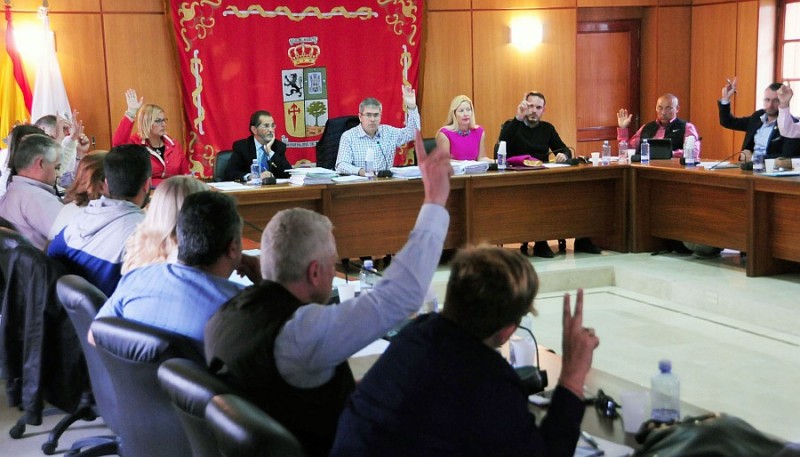 Tunte adjudica la limpieza y recogida de basuras por 10,7 millones de euros al a�o