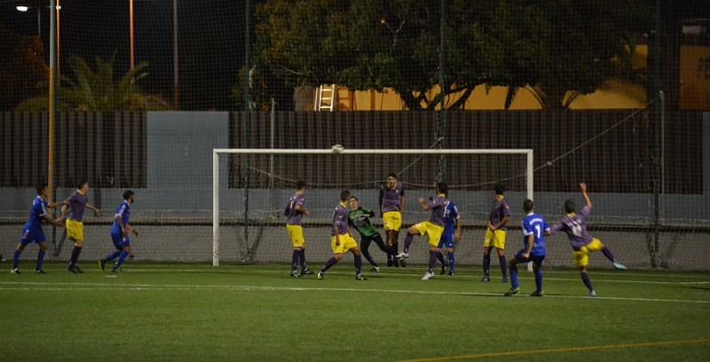 Reparto de puntos entre la  U.D. San Fernando y la U.D. Telde  2-2