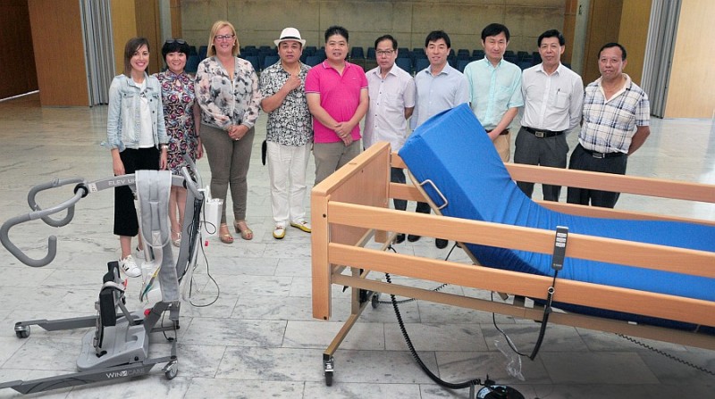 La Comunidad China dona material sociosanitario al Ayuntamiento     