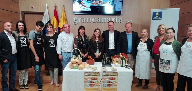 Ag�imes y Santa Luc�a celebran el D�a de Canarias con enyesques de costa y monta�a 