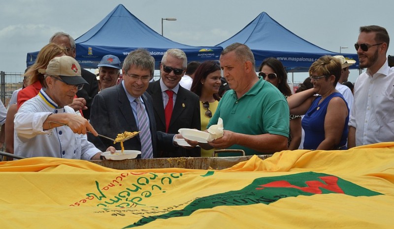 El Tablero cierra sus fiestas con la  tradicional paella gigante 