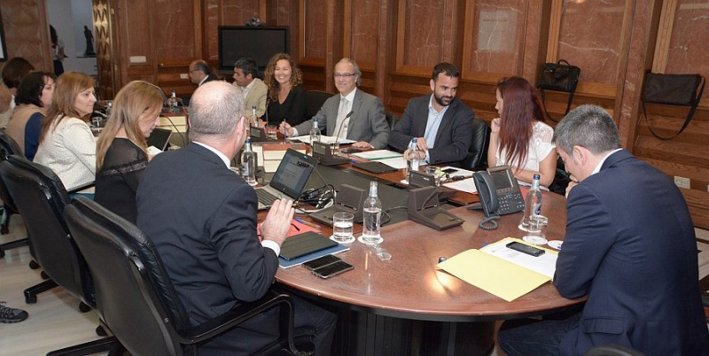 El Gobierno aprueba un plan para recuperar el empleo p�blico y frenar su ca�da