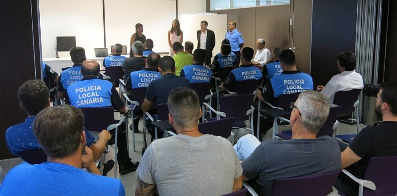 La Unidad de Barrios de la Polic�a Local de Santa Luc�a optimizan su trabajo