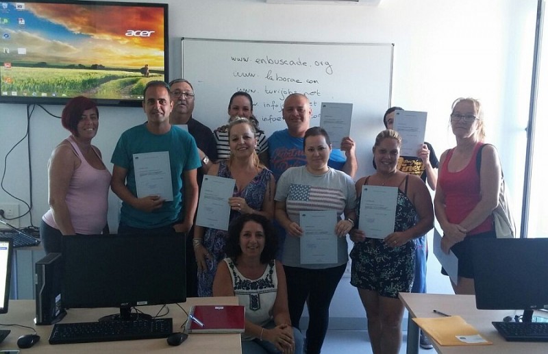 Maspalomas clausura el ciclo formativo de Ofim�tica e Internet, para empleo