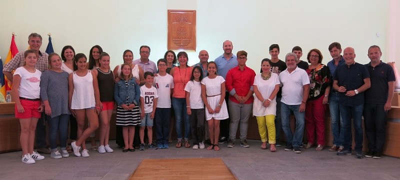 J�venes de Santa Luc�a piden en un pleno, mejoras para el municipio