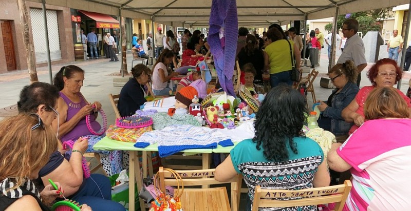 Santa Luc�a celebra la IV Muestra Tejer en p�blico 