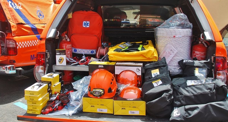 Mog�n dota a Protecci�n Civil de nuevo material para la extinci�n de incendios y rescate en monta�a