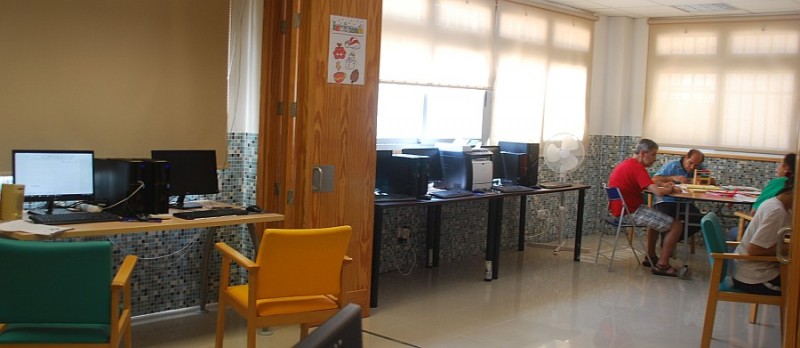 El Centro para la Autonom�a Personal de Arguinegu�n estrena aula de inform�tica 