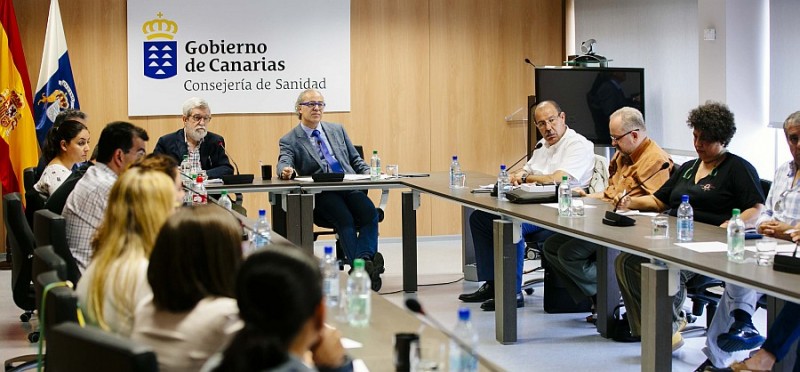 Sanidad analiza la situaci�n de los cuidados paliativos en las siete islas