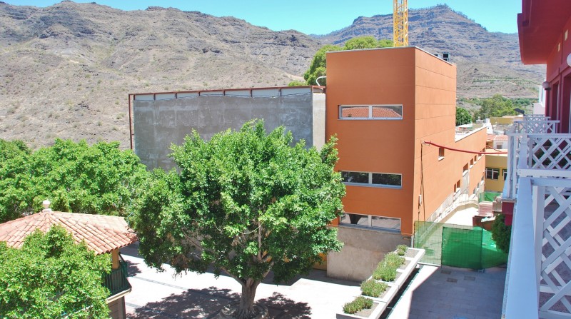 Mog�n se ve obligado a resolver la obra de la casa de la cultura