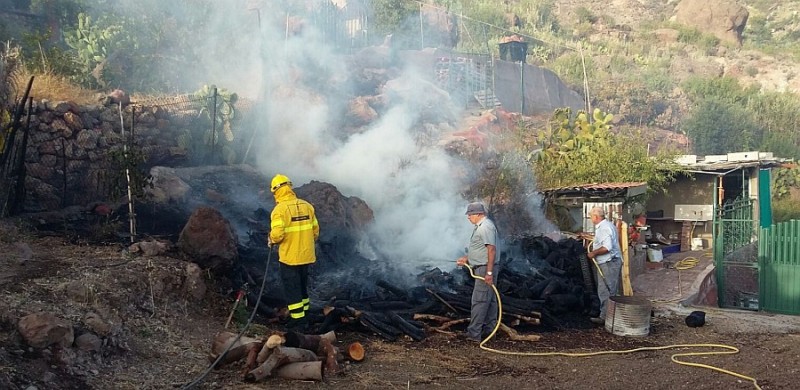 El Cabildo evita que una quema ilegal en La Plata se convierta en un peligroso incendio
