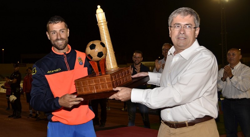 La UD Las Palmas gana XXXI Torneo Internacional de F�tbol de Maspalomas 