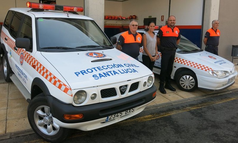 Santa Luc�a presenta dos nuevos veh�culos para Protecci�n Civil