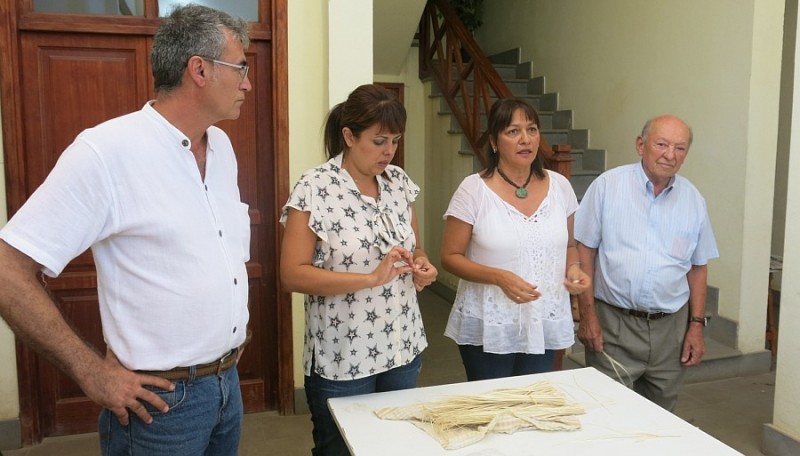 El Cabildo homenajea al artesano Juan Ram�rez 