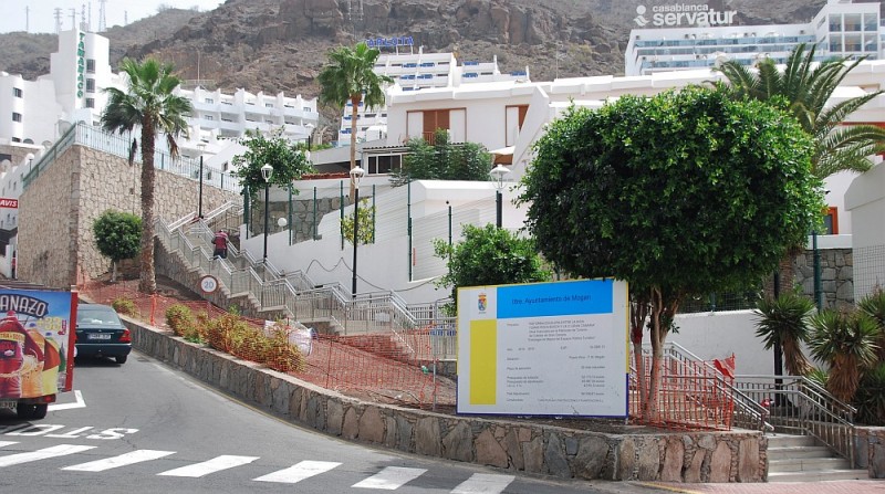 Mog�n finaliza las obras de rehabilitaci�n de la escalera frente al Centro Comercial Puerto Rico