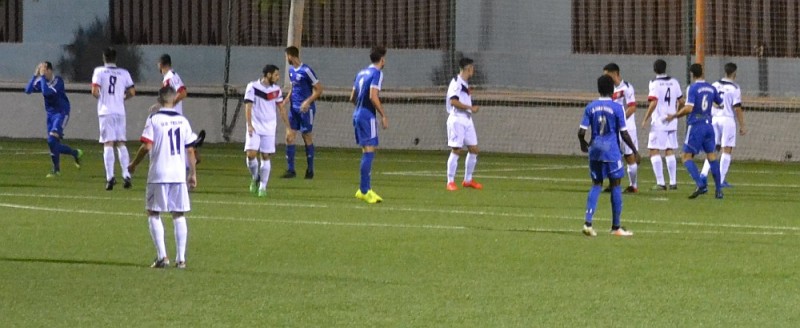 El San Fernando saca un empate en Tenerife frente al Buzanada