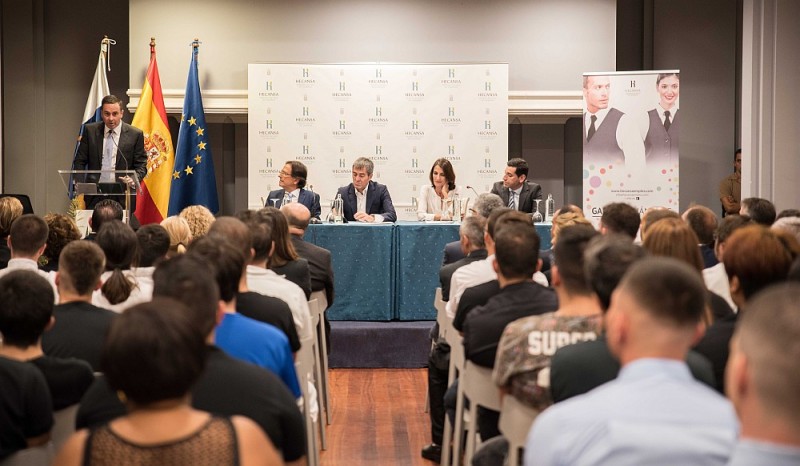 Fernando Clavijo inaugura el curso de formaci�n de Hoteles Escuela de Canarias