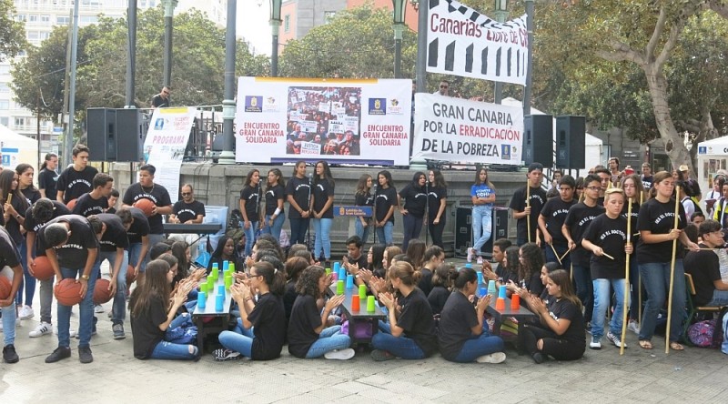 El CEIP Doctoral representan a Santa Luc�a en Gran Canaria Solidaria 