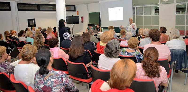Maspalomas debate a importancia de la detecci�n precoz del c�ncer de mama 