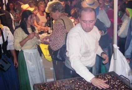 La AF Umiaya lleva Los Finaos al  teatro con �Los Cuentos de la Vieja�