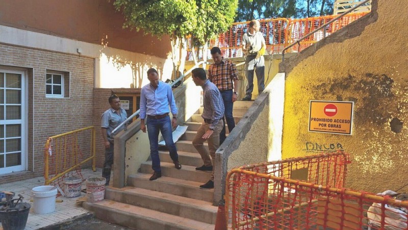 Ag�imes realiza obras de mantenimiento en la urbanizaci�n �La Paz�