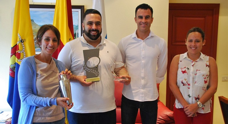 Mog�n reconoce a Dalmai Hern�ndez por sus �xitos en el Campeonato Nacional de Cocteler�a 2016