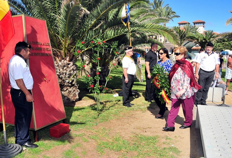 Homenaje a los militares paracaidistas fallecidos en Maspalomas                                     