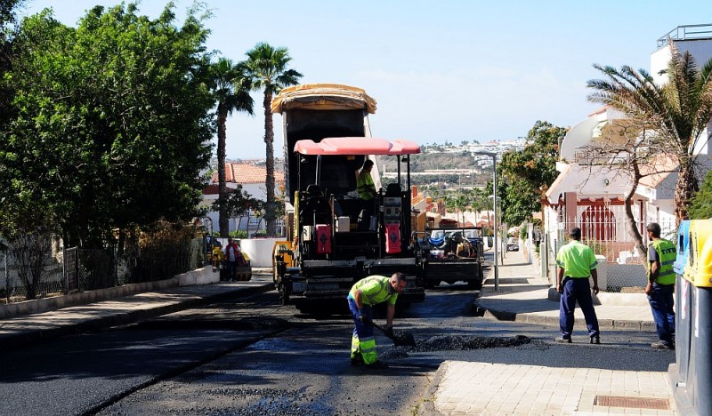 Tirajana afronta el asfaltado de 32 v�as p�blicas con un mill�n de euros