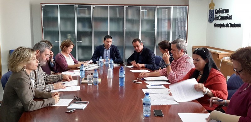 Canarias dise�a con los cabildos el Plan de Infraestructuras y Espacios Tur�sticos 2017-2020
